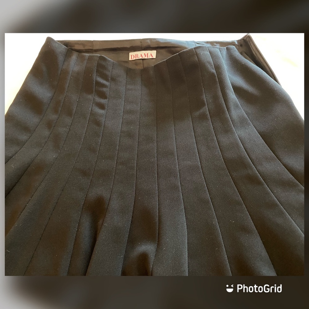 Drama black front pleated skirt - Picture 2 of 6